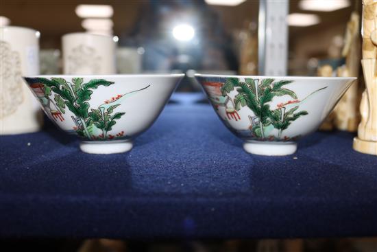 A pair of Chinese famille verte small bowls